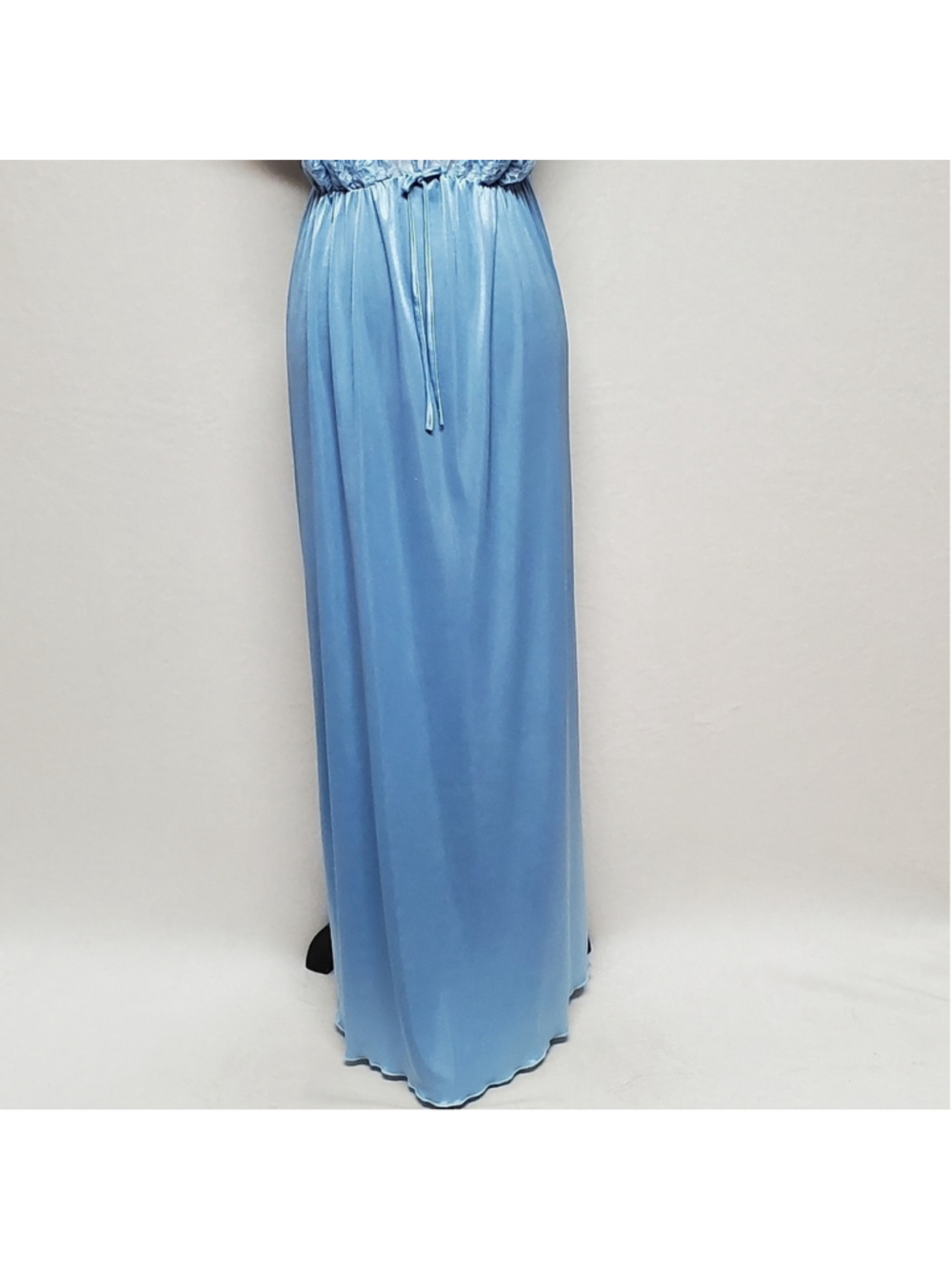 80s Vintage Powder Blue Sheer Lace Stretchy Satin Plunging Neckline Maxi Nighty - Picture 6 of 12